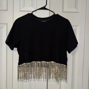 AKIRA Classic Black Top
